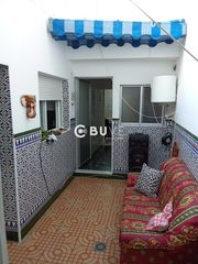 Casa  Higuera. Se vende casa de 2 plantas en el coronil