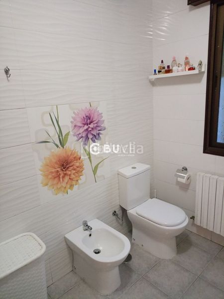 Foto 64b25353-4917-4694-a329-06a308bd51bf. Casa amb calefacció aparcament a Moraña