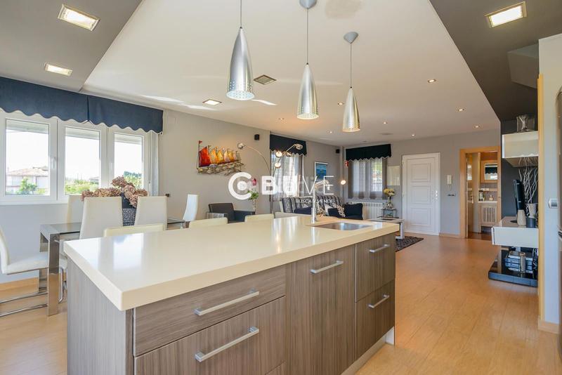 Foto 06db7594-7104-4ad3-afb7-0f5e15107a29. Casa adosada se vende adosado en la playa en Santa María del Mar - El Puerto Castrillón