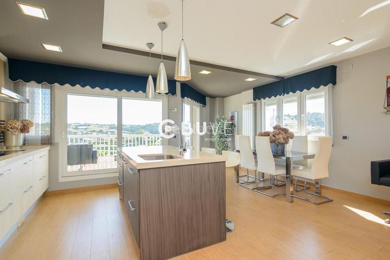 Foto 14e5476a-645a-44a7-86f8-a099cc49f333. Casa adosada se vende adosado en la playa en Santa María del Mar - El Puerto Castrillón