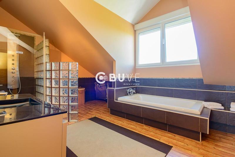 Foto 35e63239-102e-4f8f-9821-c8f2a657678c. Casa adosada se vende adosado en la playa en Santa María del Mar - El Puerto Castrillón