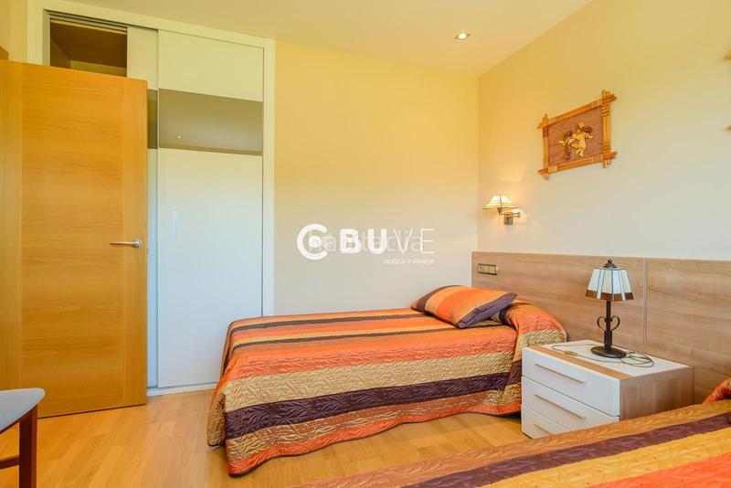 Foto 7398bde1-4420-449b-a3a9-05fd951fc276. Casa adosada se vende adosado en la playa en Santa María del Mar - El Puerto Castrillón