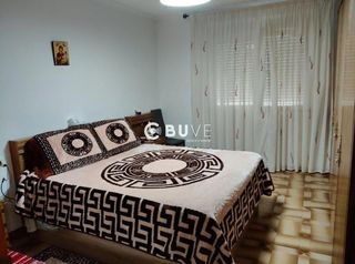 Pis  Chorrillo. Se vende piso de 4 hab en baza, granada