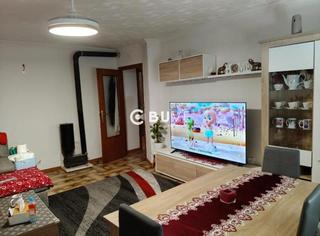 Appartement  Chorrillo. Se vende piso de 4 hab en baza, granada