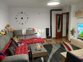 Pis  Chorrillo. Se vende piso de 4 hab en baza, granada