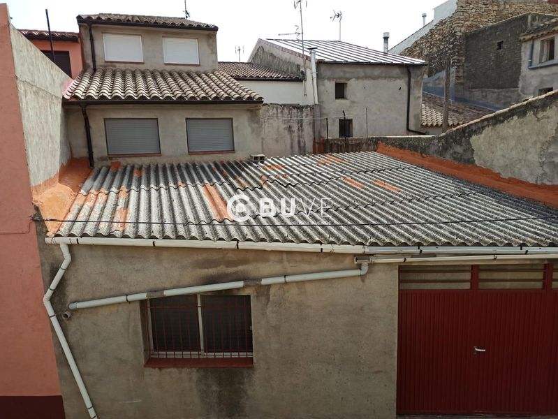 Foto a974776d-f2fc-47c5-b98e-0b0d4bca8ac2. Casa amb calefacció aparcament a Tírig