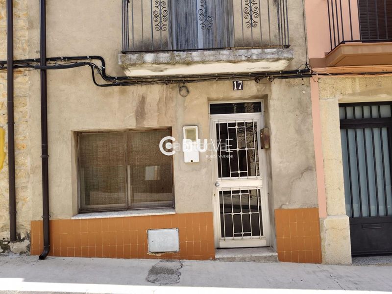 Foto ae030cc4-6f96-4fa0-b77d-4f344dfc4bf6. Casa amb calefacció aparcament a Tírig