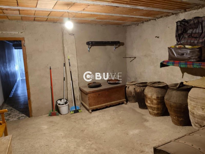 Foto aecf86e4-f00d-4d62-9735-b58cbb2da7be. Casa amb calefacció aparcament a Tírig