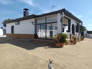 Casa  Del quemadero. Se vende casa de 4 hab en andujar