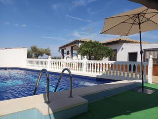 Casa  Del quemadero. Se vende casa de 4 hab en andujar