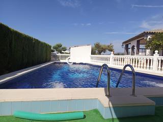 Casa  Del quemadero. Se vende casa de 4 hab en andujar