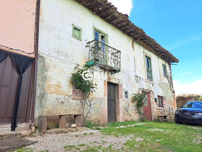 Foto dd48fbb5-f635-460a-bea0-81a7ebb05194. Casa adossada amb calefacció a Grado