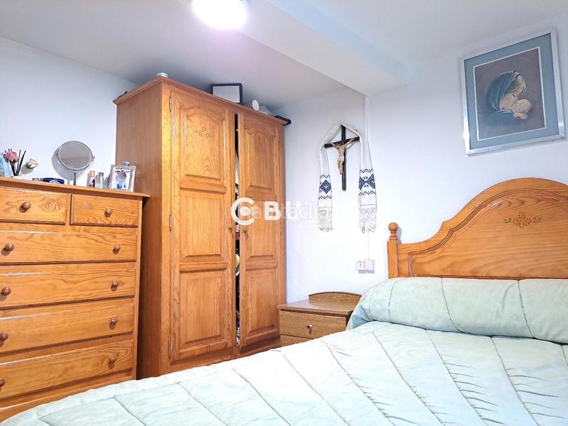 Foto f0f40d7a-cece-4b70-9daf-bc09e24e9e2f. Casa adosada casa con jardín en venta en Grado