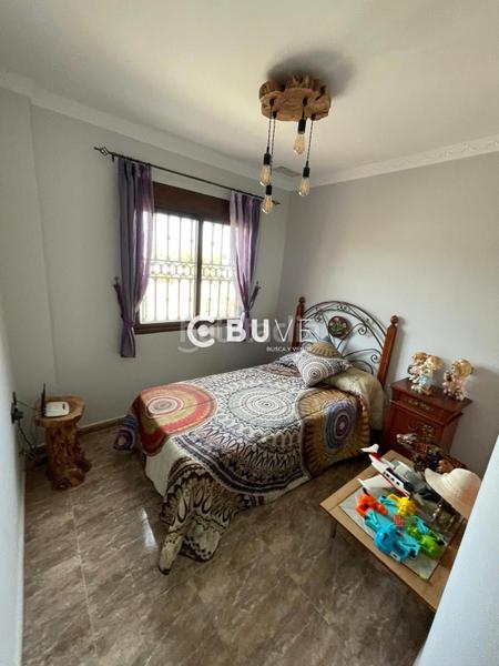 Foto e6b1a0d4-63ce-4866-81f2-142261e497e0. Chalet casa con terreno y piscina en venta, 4 habitaciones, 3 baños uno junto piscina. en Cox