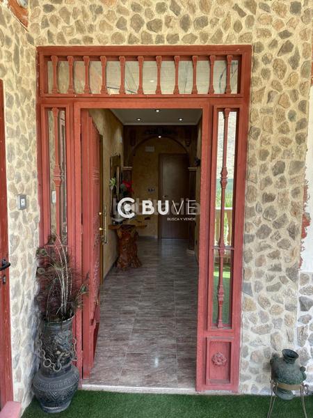 Foto ec6059ae-cdc1-434d-97a6-979c90e3eb1e. Chalet casa con terreno y piscina en venta, 4 habitaciones, 3 baños uno junto piscina. en Cox