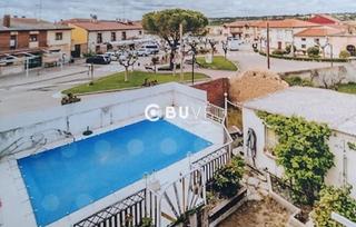 Chalet  Cipres. Se vende chalet independiente de 6 h, con piscina en  san miguel