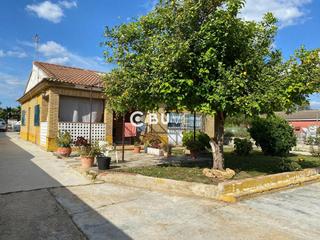 Xalet  Juan jimenez. Se vende chalet independiente en carmona