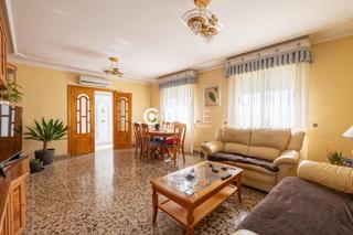 Casa a schiera  N/a. Chalet adosado ideal para familias! espacioso, cómodo y lleno de