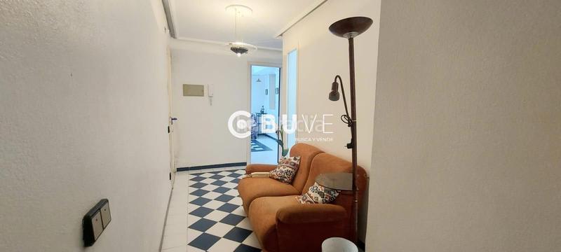 Foto cb66fc3d-ae35-41fc-b231-52f84bf07e3f. Piso  con terraza, cochera y 4 habitaciones en Benicolet