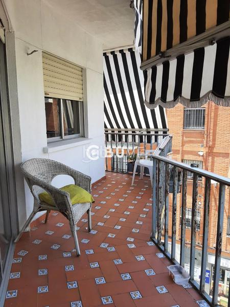Foto b74cca2e-35ae-4197-a82e-f1c0357816dc. Flat in La Calzada - La Florida Sevilla