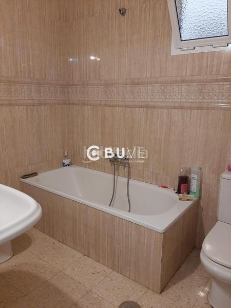 Foto c3639804-8320-4134-af8f-21b1797dd4c5. Flat in La Calzada - La Florida Sevilla