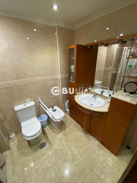 Foto 194932be-d8e8-43eb-9396-dd5bbe66264f. Piso se vende piso de 4 hab en av. jose laguillo en Sevilla