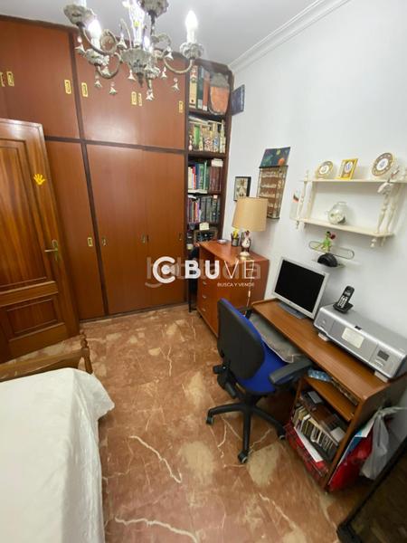 Foto 629b6ee9-9ded-4da2-bebb-c4371007d60f. Piso se vende piso de 4 hab en av. jose laguillo en Sevilla