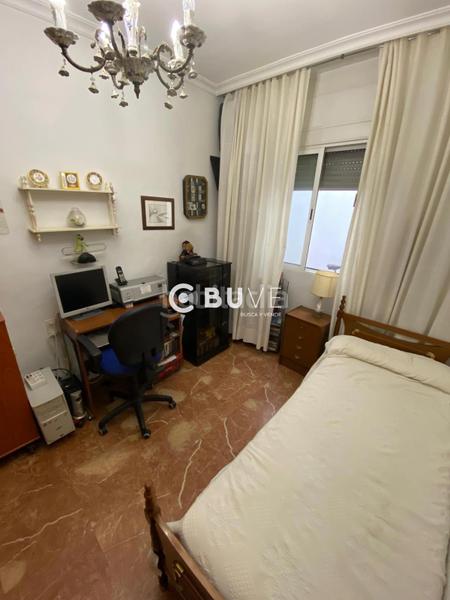 Foto 7222e884-4974-40ee-b0e4-7a91fea4bed3. Piso se vende piso de 4 hab en av. jose laguillo en Sevilla