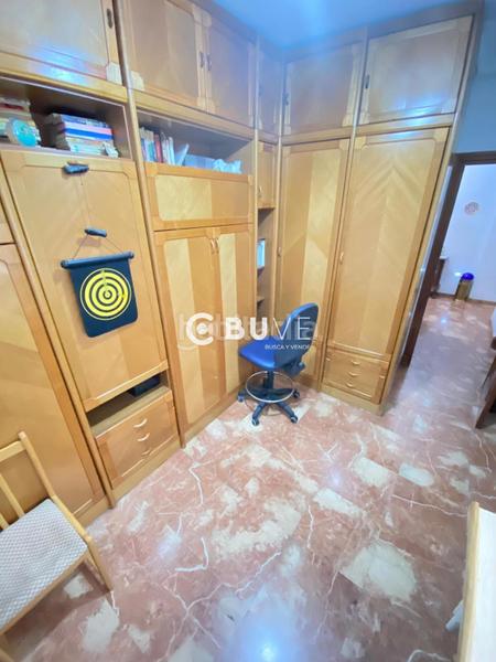 Foto 9625e2b5-4dfd-4e60-83ff-e853b706eb75. Piso se vende piso de 4 hab en av. jose laguillo en Sevilla