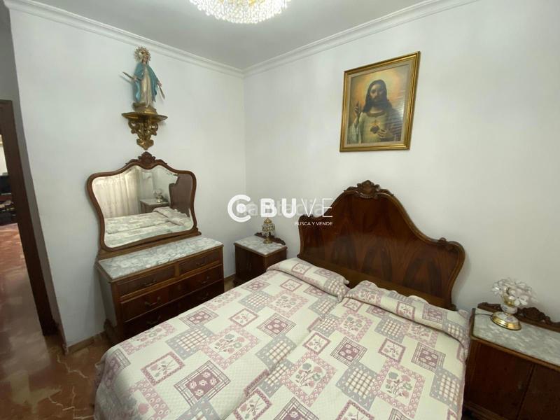 Foto c8024278-20f6-4182-ac74-adeabf452bf5. Piso se vende piso de 4 hab en av. jose laguillo en Sevilla