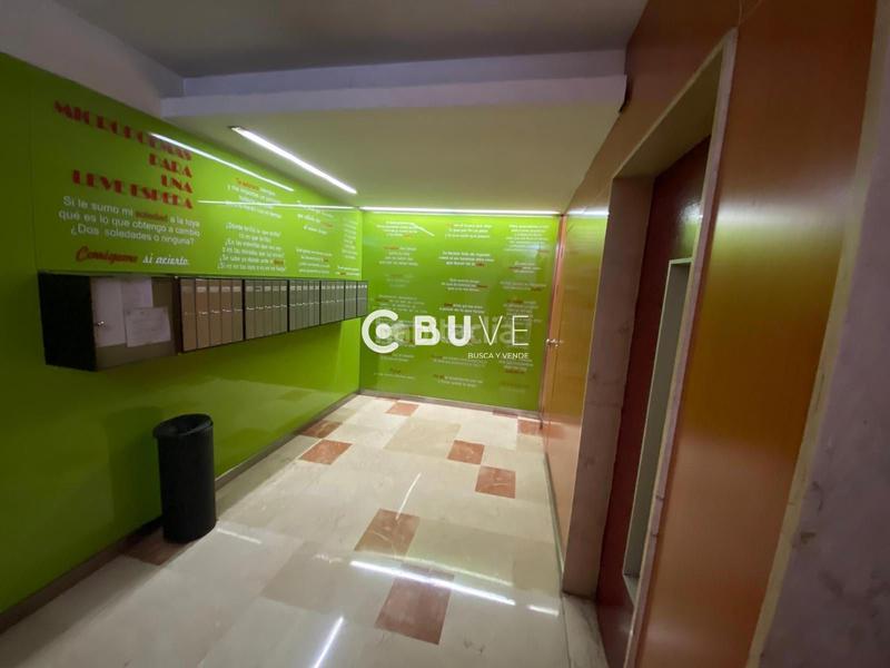 Foto e877406d-6728-41af-8d3b-bafd29688b42. Piso se vende piso de 4 hab en av. jose laguillo en Sevilla