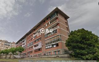 Pis a Cruces. Buve invest vende piso en barakaldo  barrio cuadros  inversores