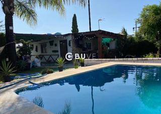 Chalet  Tixe. Se vende chalet con apartamento independiente en coria del río,