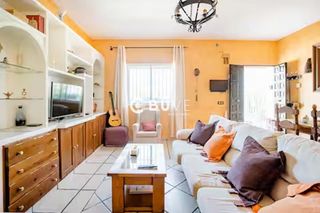 Xalet  Tixe. Se vende chalet con apartamento independiente en coria del río,