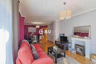 Appartement  Cta. castañones. Piso amplio en pleno casco histórico de león  opción de garaje