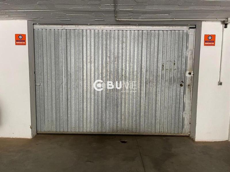 Foto 2277ac6a-20fc-4b6f-930c-e6bca0c4fdf6. Car parking in El Faro de Calaburra - Chaparral Mijas