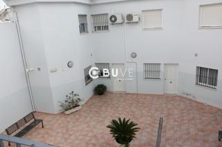 Piso  Amancio renes,. Se vende piso de 2 hab en dos hermanas