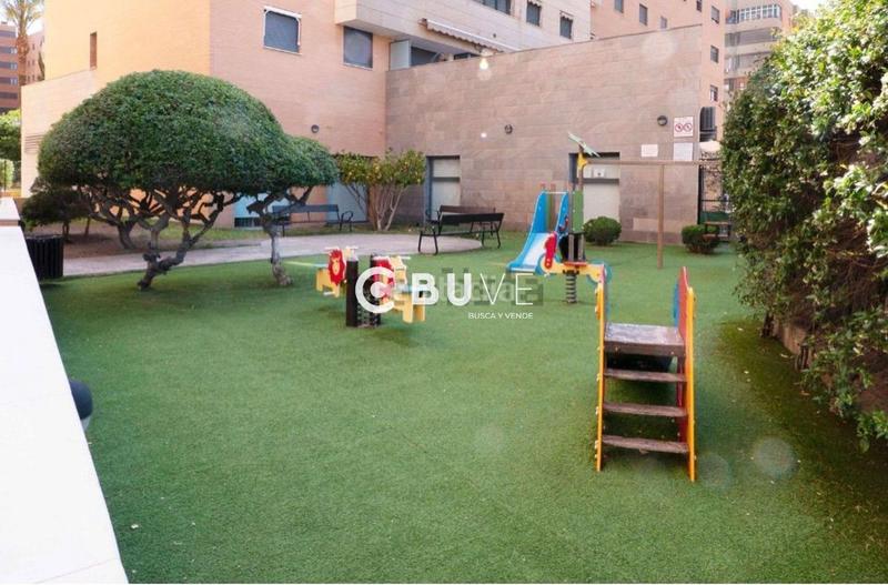 Foto 90cc8dff-cb9a-41b1-9fa1-f3672d0bf5c8. Appartamento con parcheggio piscina in Parque Ayala - Jardín de la Abadía - Huelín Málaga