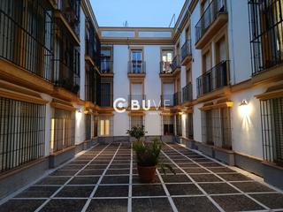 Appartement  Pelay correa. Se vende piso de 1 hab en el corazón de triana, sevilla