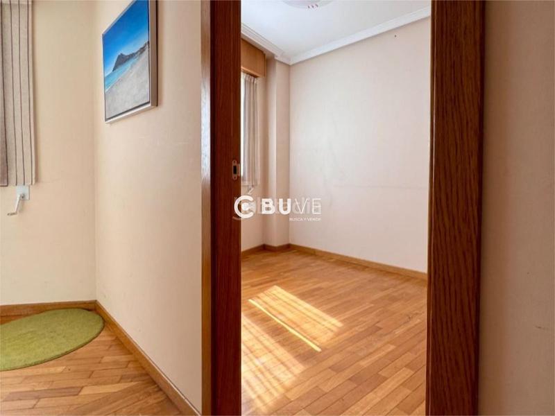Foto 5929c177-6707-4261-88fa-f083078754a0. Piso se vende piso en a coruña en Cuatro Caminos - Plaza de la Cubela Coruña (A)
