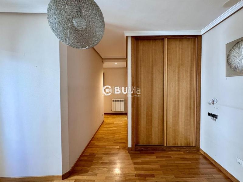 Foto 98ee0f0f-60d0-40b4-ae12-590a8245d7d4. Piso se vende piso en a coruña en Cuatro Caminos - Plaza de la Cubela Coruña (A)