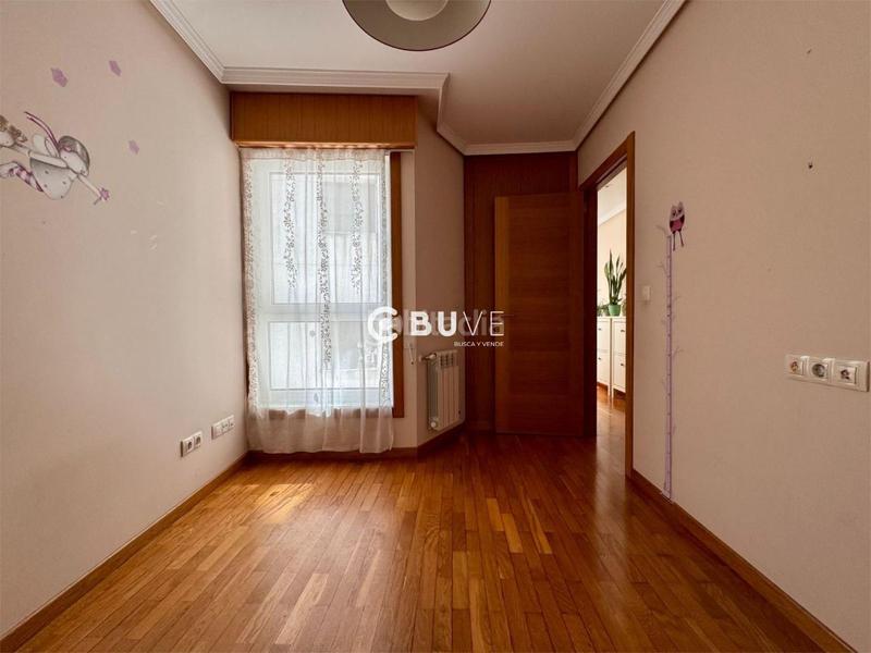 Foto afd18181-9f8b-4cbd-8e31-437b70ed98d5. Piso se vende piso en a coruña en Cuatro Caminos - Plaza de la Cubela Coruña (A)