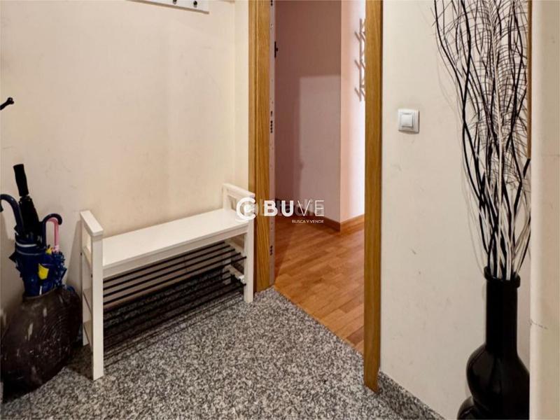 Foto eed5bdd3-0ed2-40ea-ac69-0eedc8f1dd2c. Piso se vende piso en a coruña en Cuatro Caminos - Plaza de la Cubela Coruña (A)