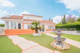 Chalet  Santa clara. Se vende chalet independiente en valencina de la cocepcion