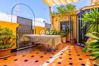Gebäude in San Vicente. Casa exclusiva en el centro de sevilla