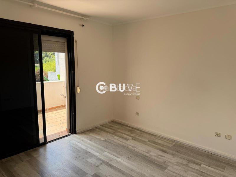 Foto 33155c08-c69a-432d-b810-71eab8b8f911. Dúplex buve vende duplex en Torreguadiaro-San Diego Sotogrande
