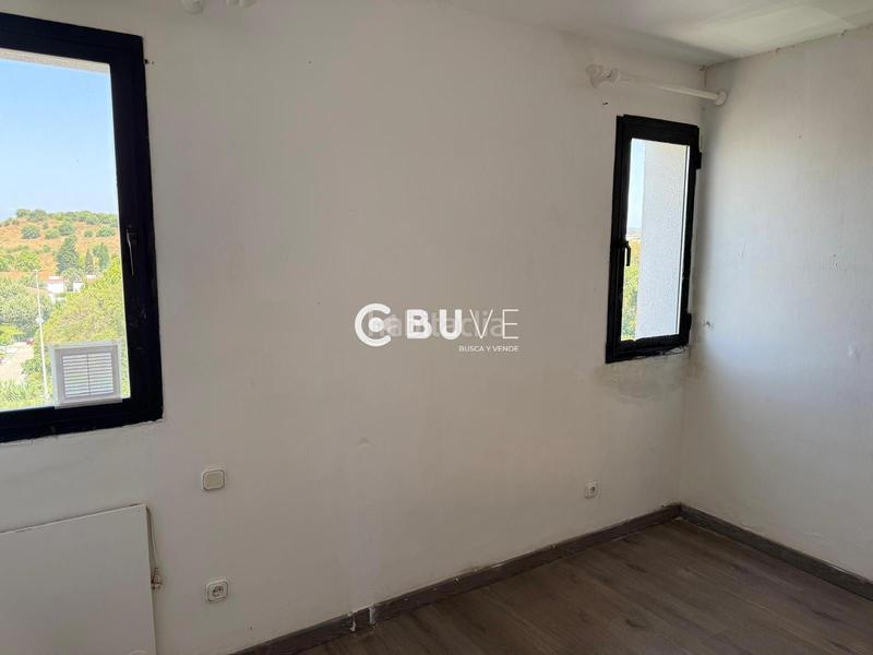 Foto cde853f6-ab18-43b4-b851-97271a42f701. Dúplex buve vende duplex en Torreguadiaro-San Diego Sotogrande