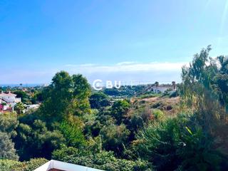 Maison jumelée à Los Llanos. Se vende vivienda adosada  en estepona, málaga.