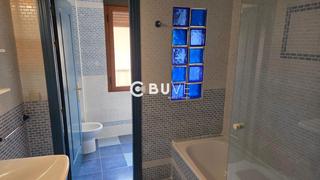 Etagenwohnung  N/a. Amplio piso en el centro de consuegra  124 m, 4 dormitorios y te