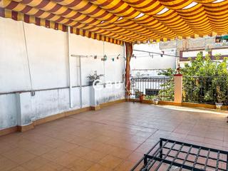 Maison  Conde de barcelona. Se vende casa de 2 plantas, 4 hab, con amplia terraza en san jua